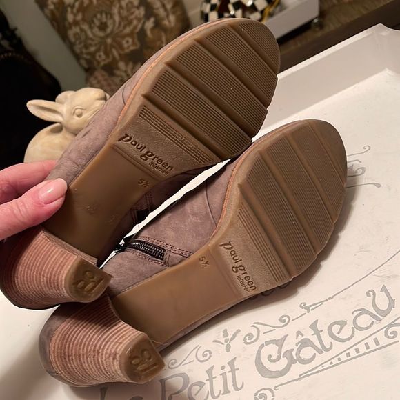 Paul Green Taupe Distressed Ruched Suede Ankle Boots 5.5 / 8 US NEW - Picture 5 of 8